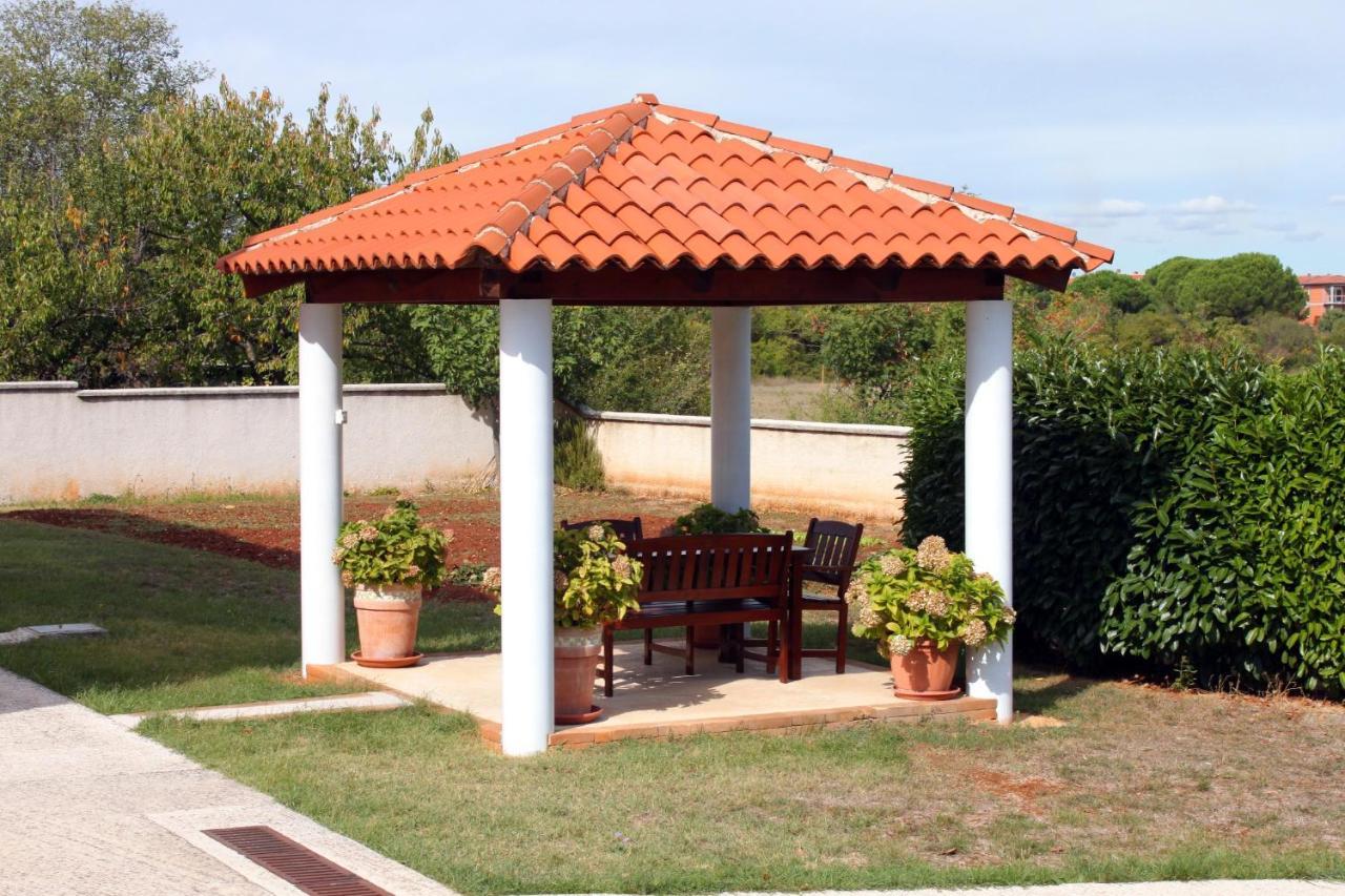 Apartments With A Parking Space Valbandon, Fazana - 7296 Штиньян Экстерьер фото