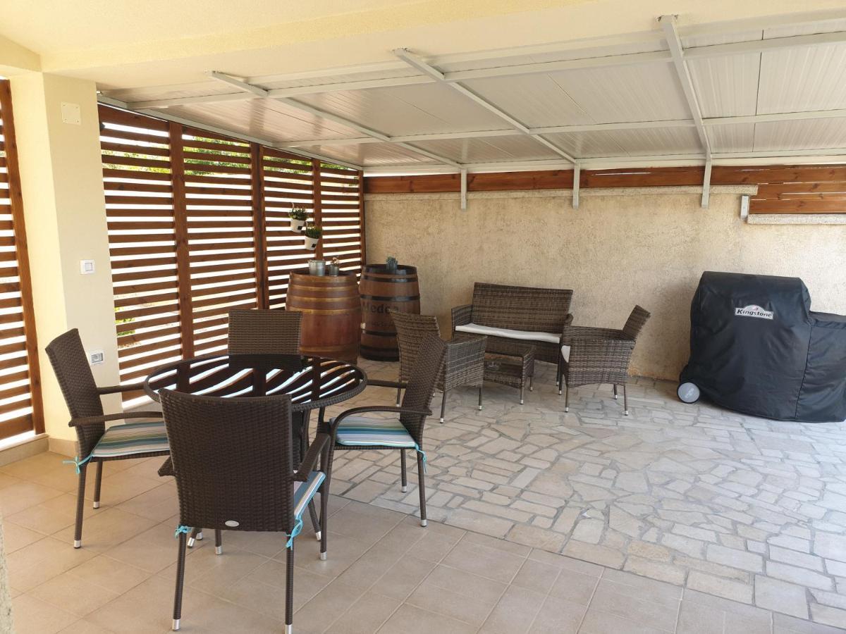 Apartments With A Parking Space Valbandon, Fazana - 7296 Штиньян Экстерьер фото